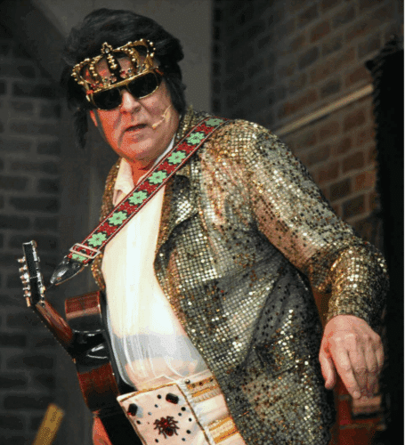 Sonkajärven Elvis nähtiin myös viime vuonna Porvoon Kesäteatterin esityksessä. Uusimaa, MIKA LAURILA